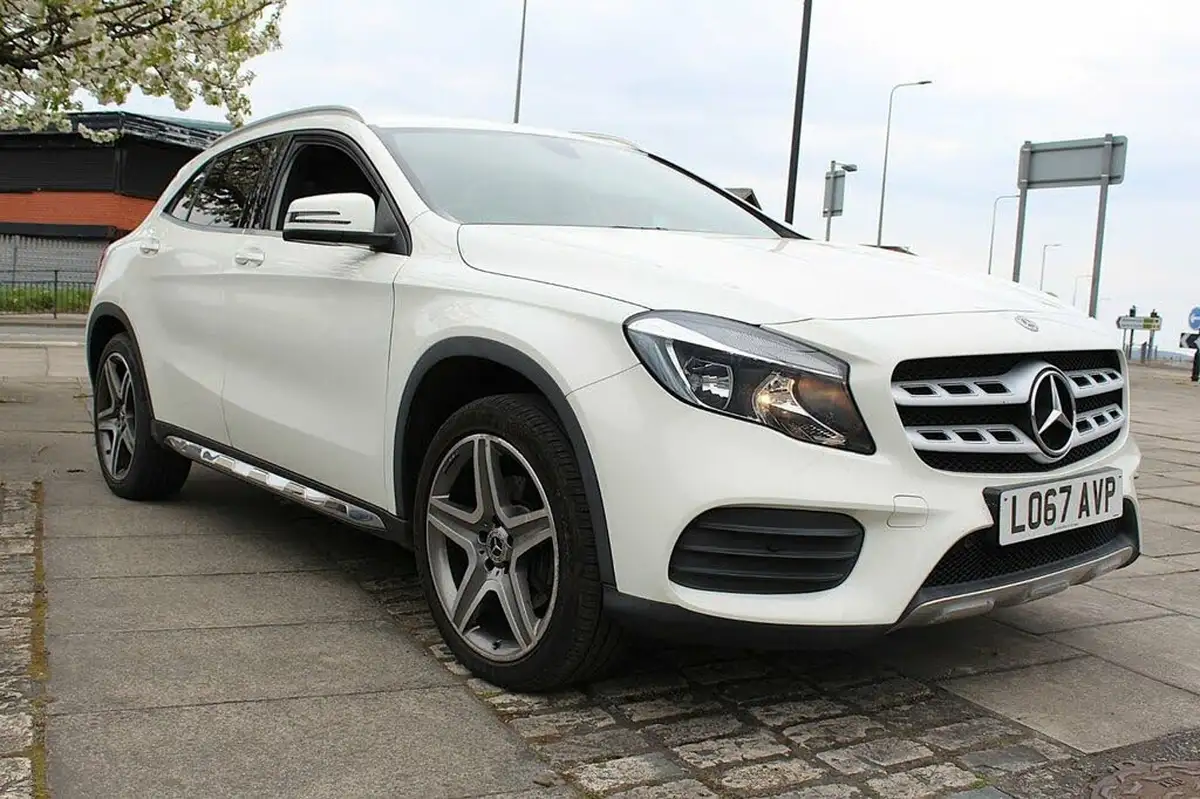 2017-mercedes-benz-gla-class-21d-gla-220d-amg-line-ss-big-3