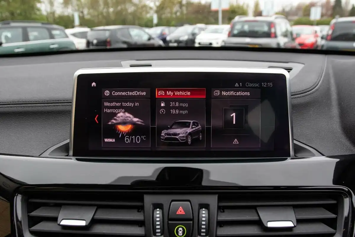 2022-bmw-x1-20-sdrive20i-xline-big-23