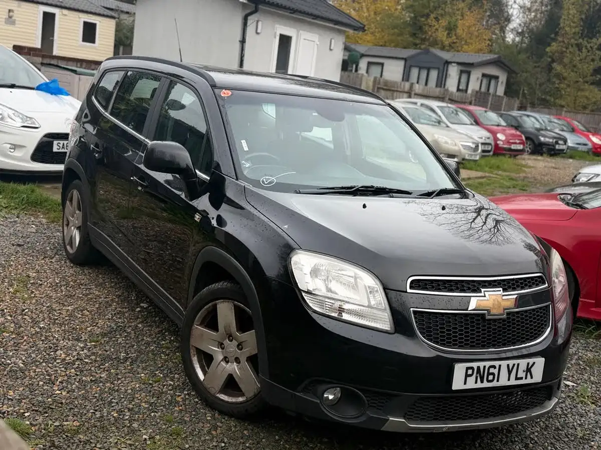 2012-chevrolet-orlando-18-lt-16v-big-3