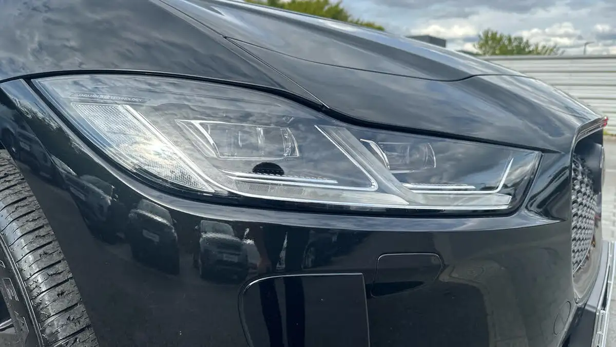 2022-jaguar-i-pace-ev400-hse-black-big-16