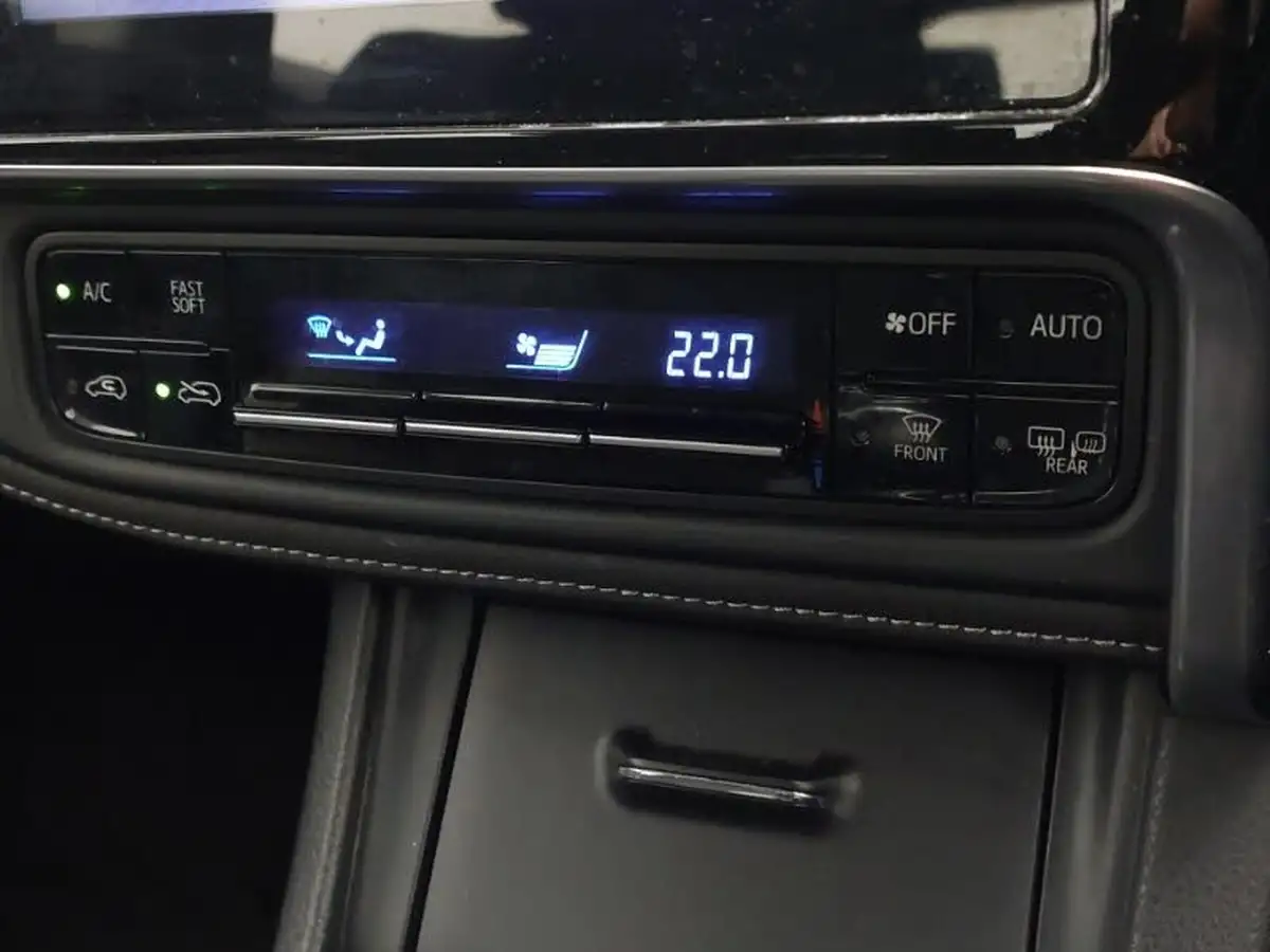 2017-toyota-auris-16d-business-edition-tss-hatchback-big-12