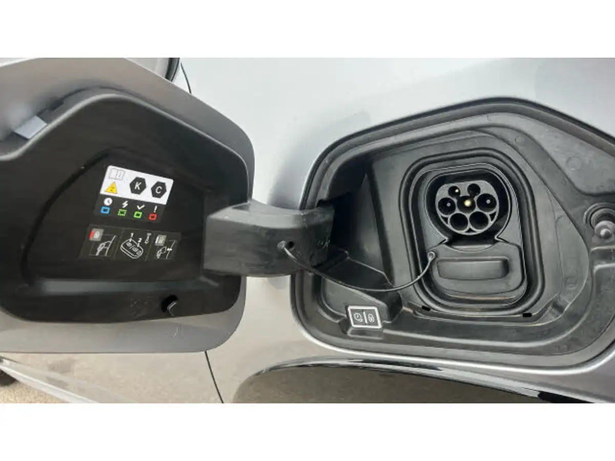 2022-peugeot-208-e-allure-premium-big-25