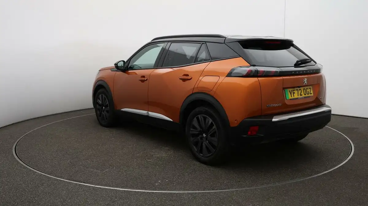 2022-peugeot-2008-suv-e-gt-premium-big-56