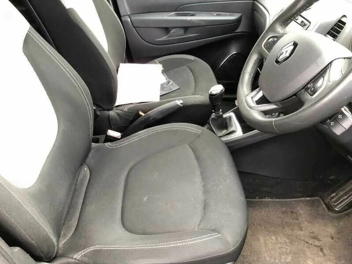 2018-renault-captur-09-tce-iconic-big-3