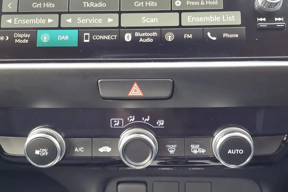 2022-honda-jazz-15-i-mmd-sr-109ps-big-22