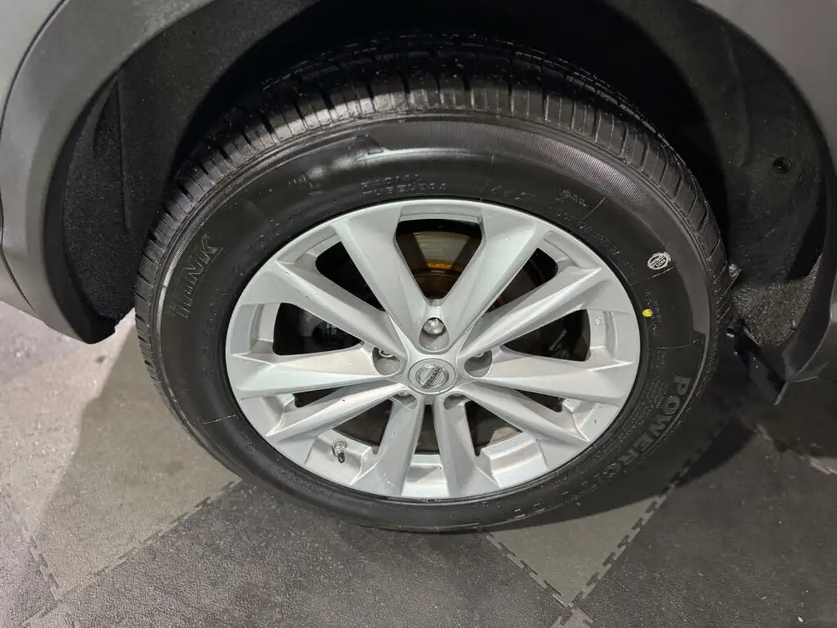 2015-nissan-qashqai-15dci-acenta-premium-big-24