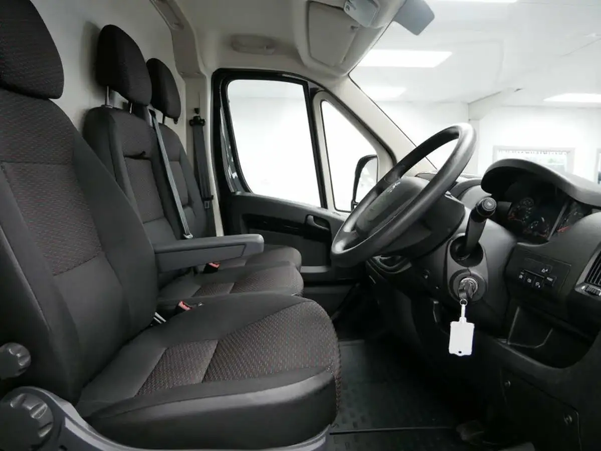 2021-peugeot-boxer-22-bluehdi-professional-335-l3-h2-140bhpeu6dt-panel-big-12