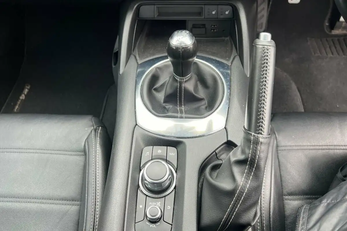 2018-fiat-124-14-multiair-124-spider-lusso-plus-big-20