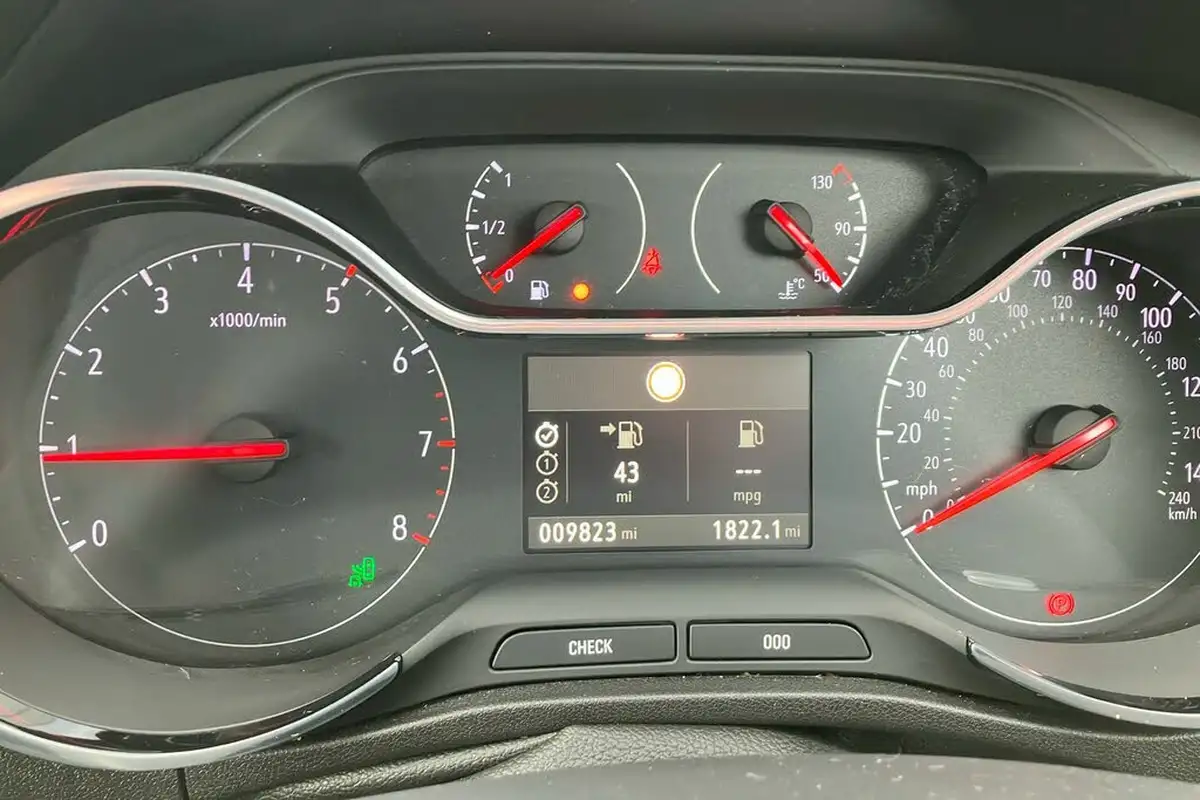 2022-vauxhall-crossland-12-ultimate-130ps-auto-big-18