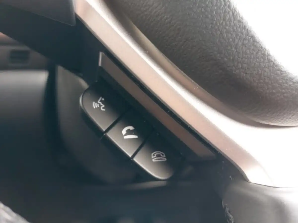 2023-suzuki-vitara-14-boosterjet-sz-t-big-15