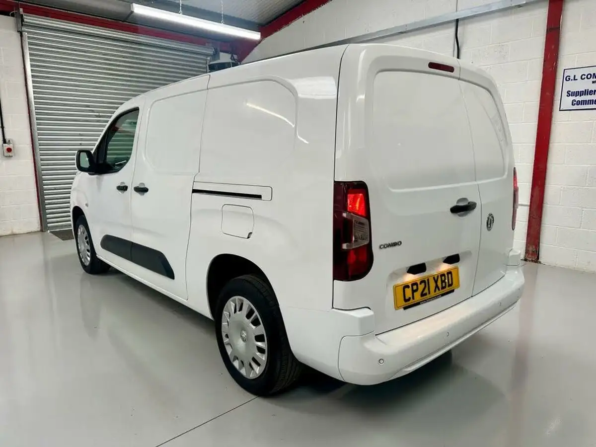 2021-vauxhall-combo-15cdti-sportive-2300-100pseu6dt-l2h1-panel-big-2