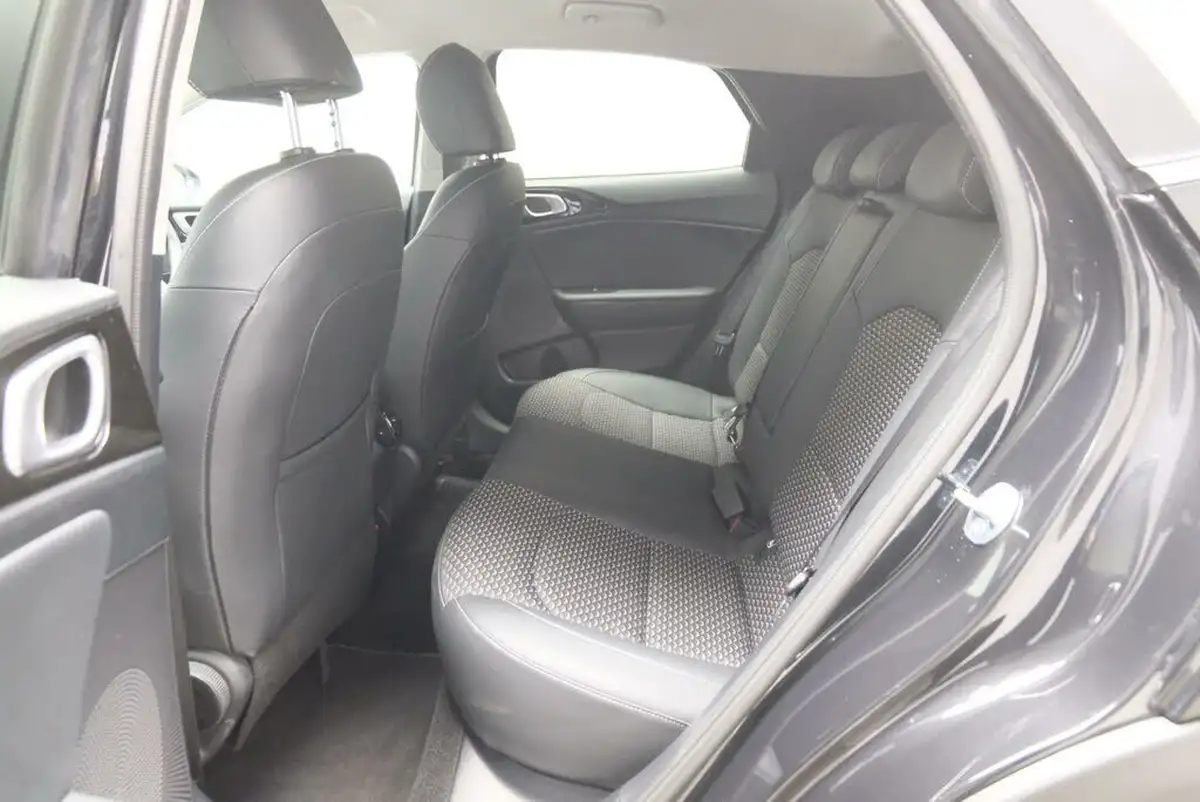 2024-kia-xceed-15-t-gdi-3-dct-big-13