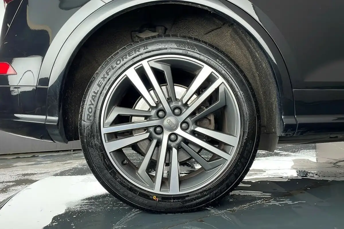 2020-audi-q5-20-55-tfsi-e-s-line-competition-big-6