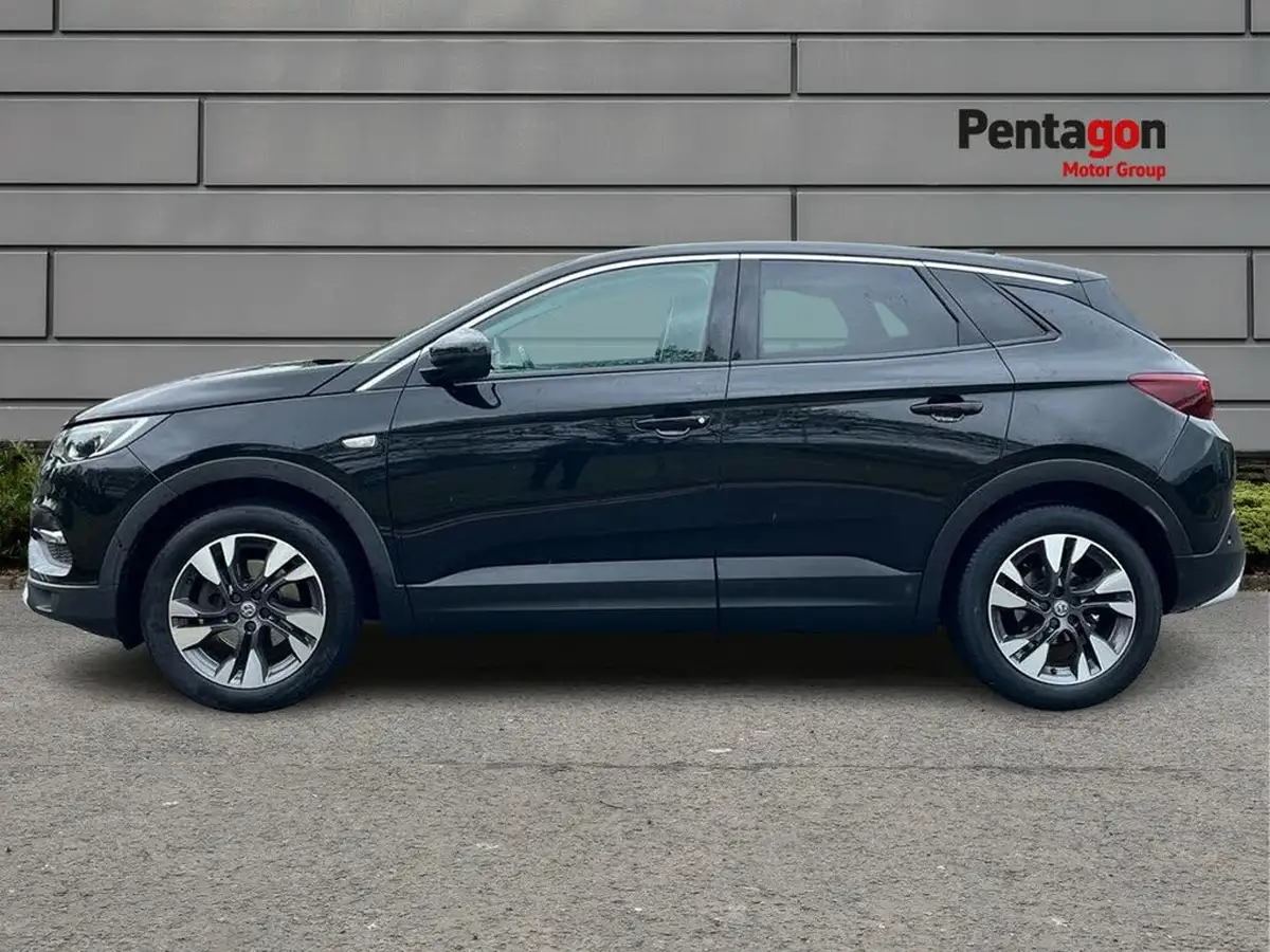 2020-vauxhall-grandland-x-12-sri-nav-big-11