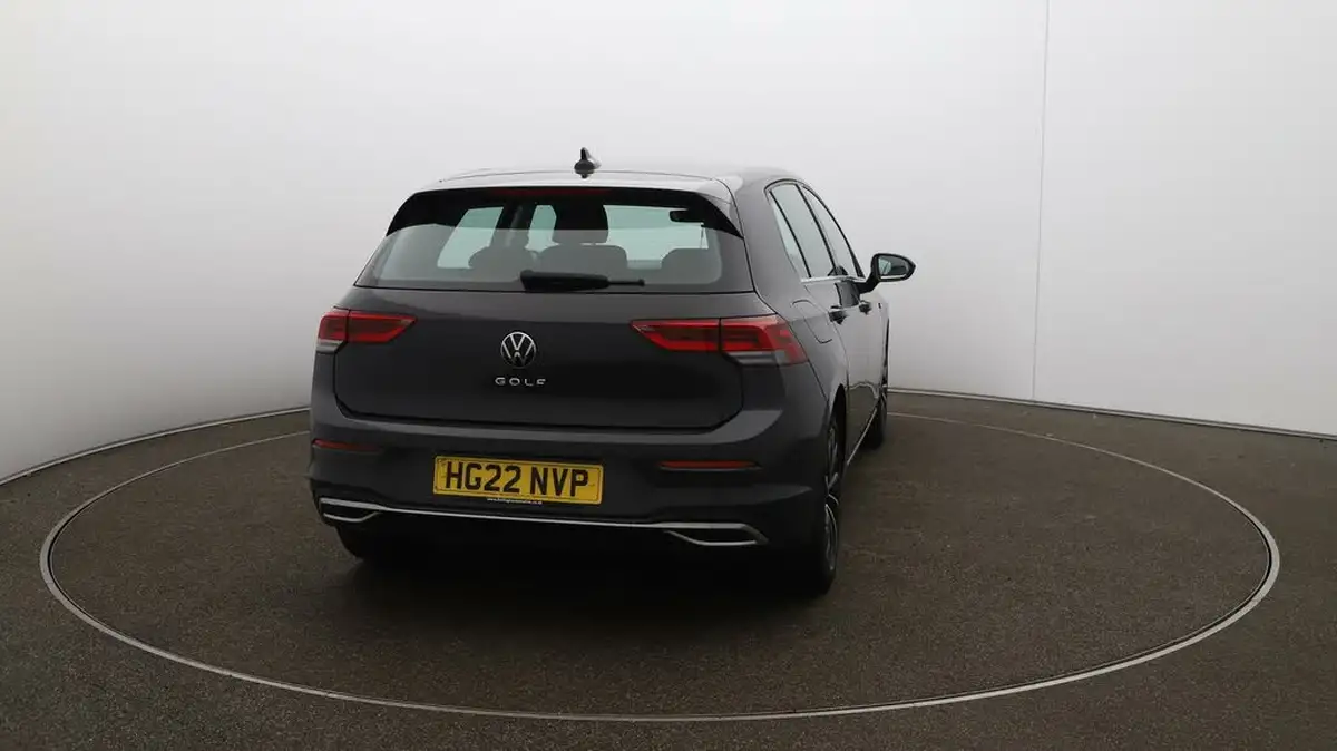 2022-volkswagen-golf-15-tsi-style-150ps-hatchback-big-48