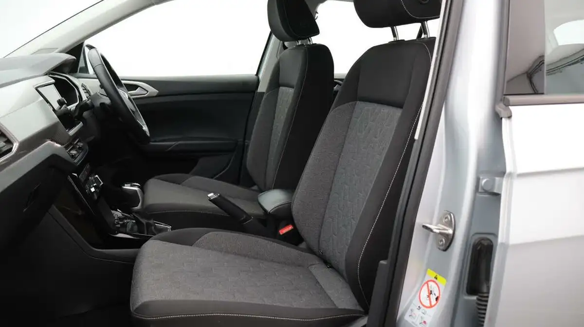 2024-volkswagen-t-cross-10-tsi-move-110ps-dsg-big-14