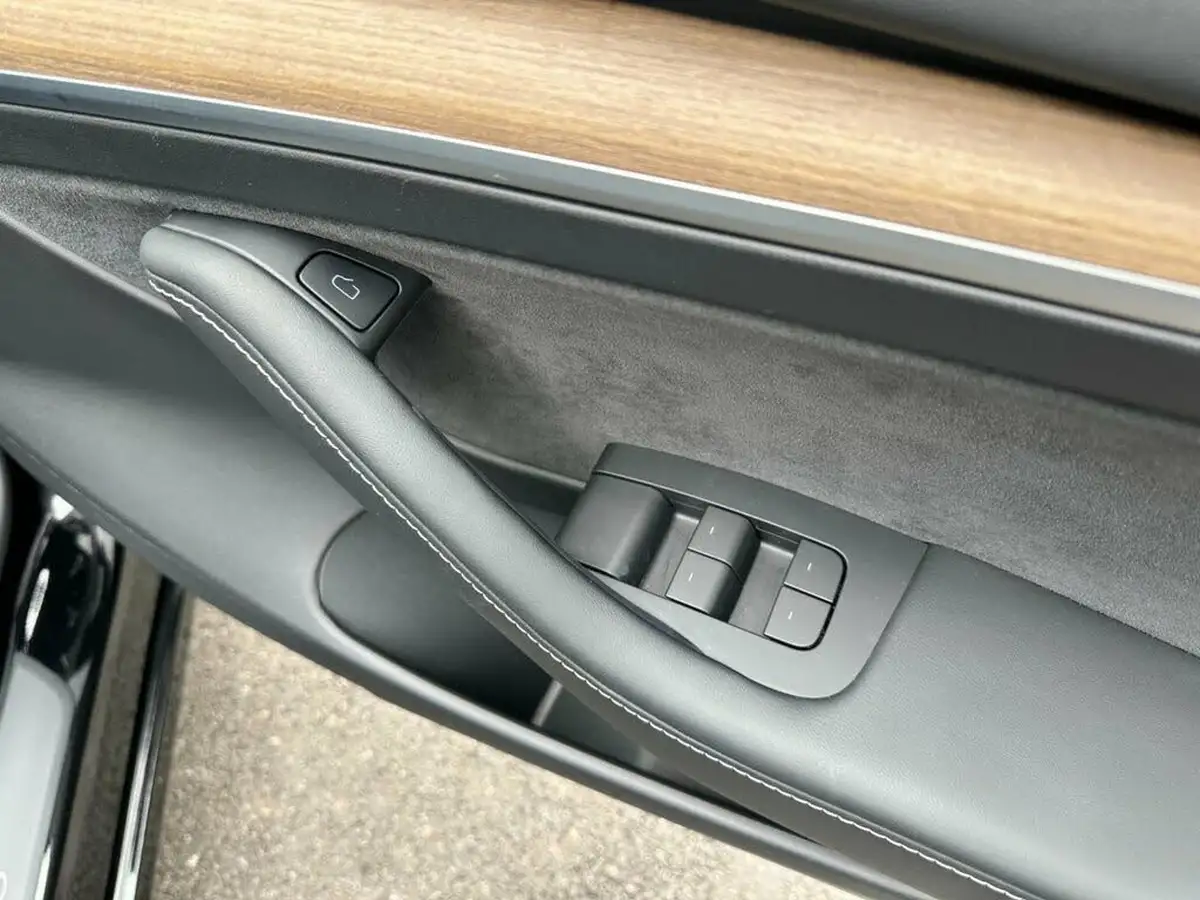 2021-tesla-model-3-e-long-range-awd-big-9