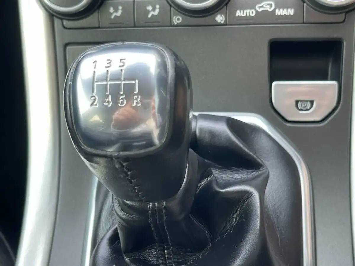 2016-land-rover-range-rover-evoque-20td4-se-tech-ss-hatchback-5d-big-14