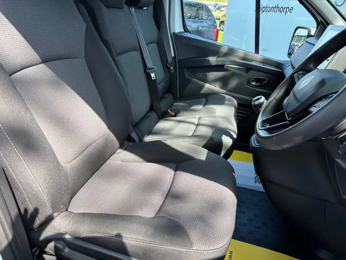 2024-renault-trafic-20dci-ll30-130-advance-panel-big-9