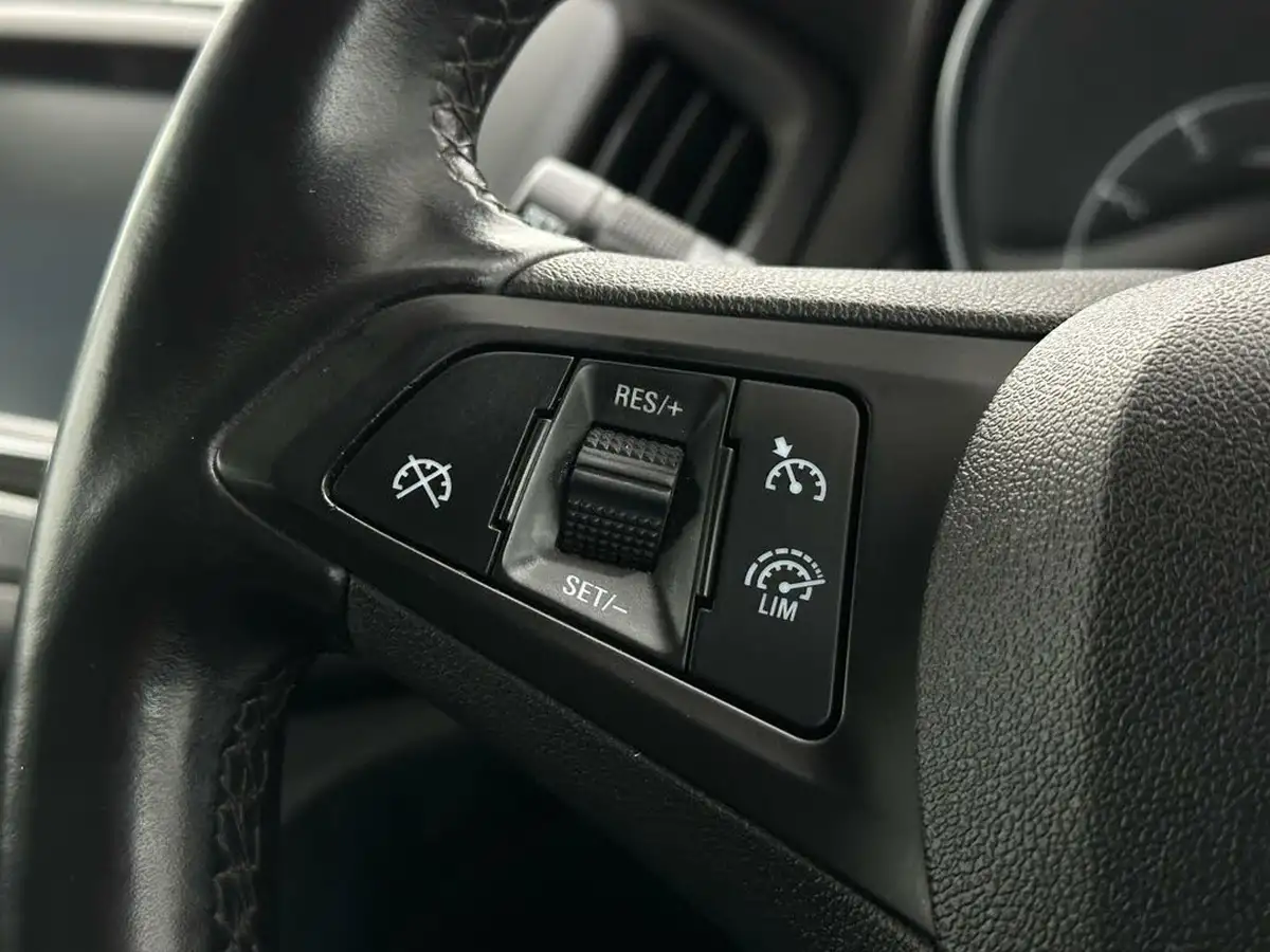 2017-vauxhall-zafira-tourer-14i-16v-turbo-elite-nav-big-12