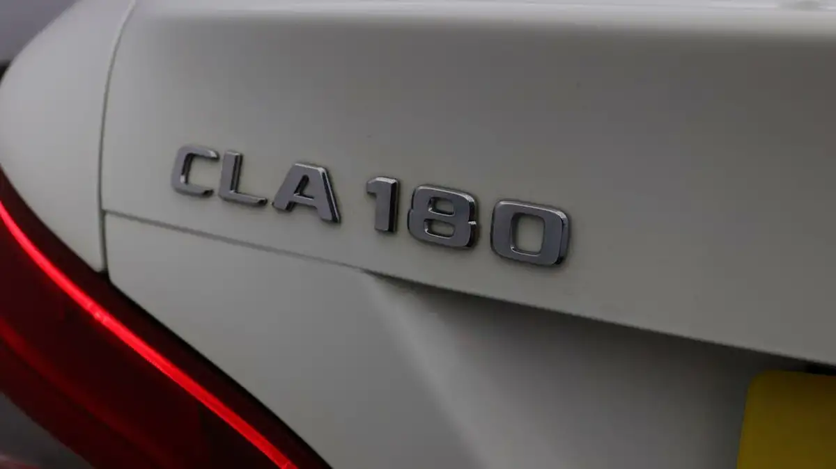 2017-mercedes-benz-cla-16-cla-180-sport-coupe-4d-big-19