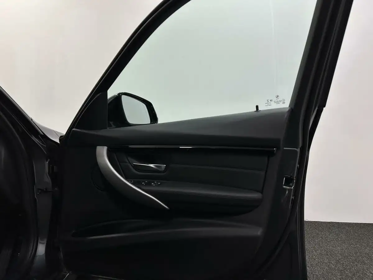 2018-bmw-3-series-20-320i-xdrive-m-sport-touring-5d-auto-big-31