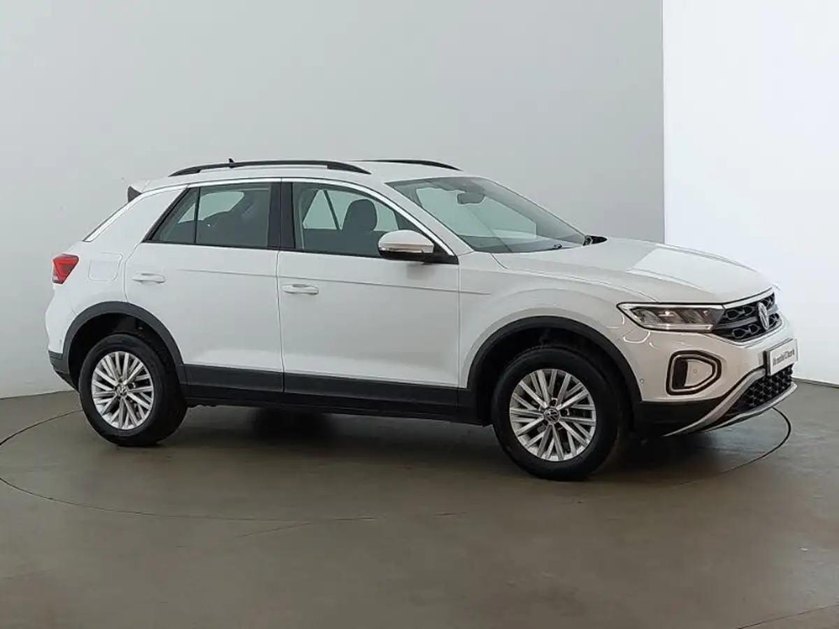 2023-volkswagen-t-roc-15-tsi-life-big-11