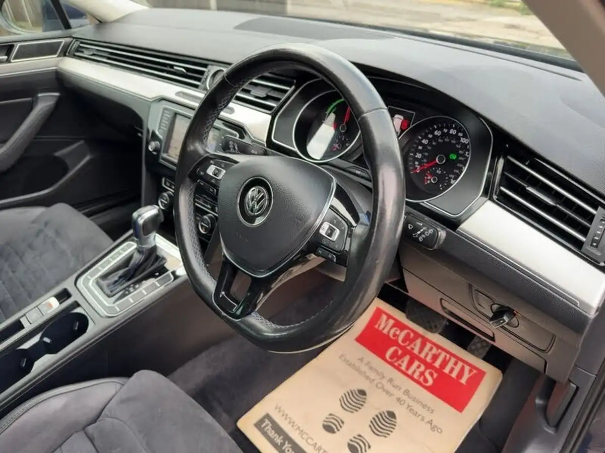 2017-volkswagen-passat-14-tsi-gte-estate-5d-big-20