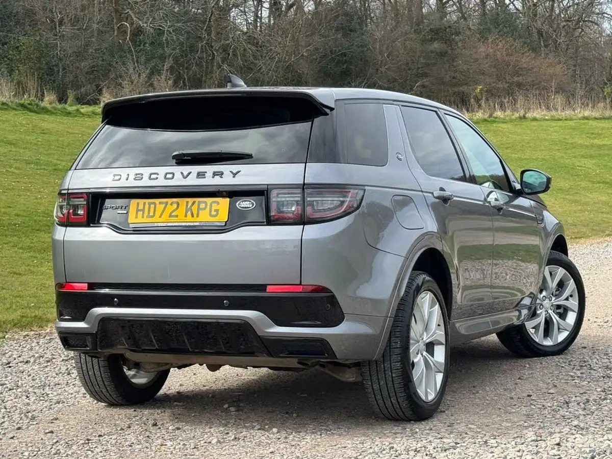 2022-land-rover-discovery-sport-15-p300e-r-dynamic-se-big-6