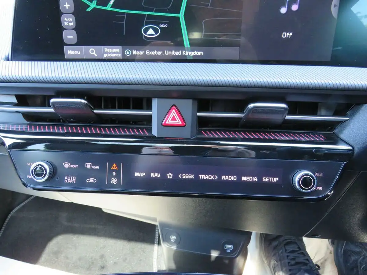 2023-kia-ev6-e-gt-line-s-225bhp-big-18