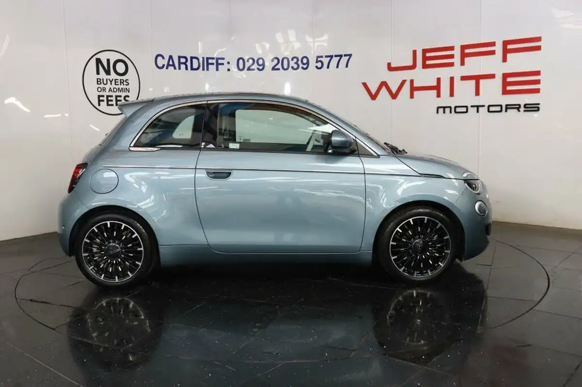 2022-fiat-500-e-la-prima-big-5