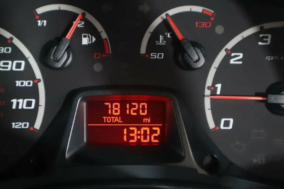 2009-ford-ka-12-studio-big-16