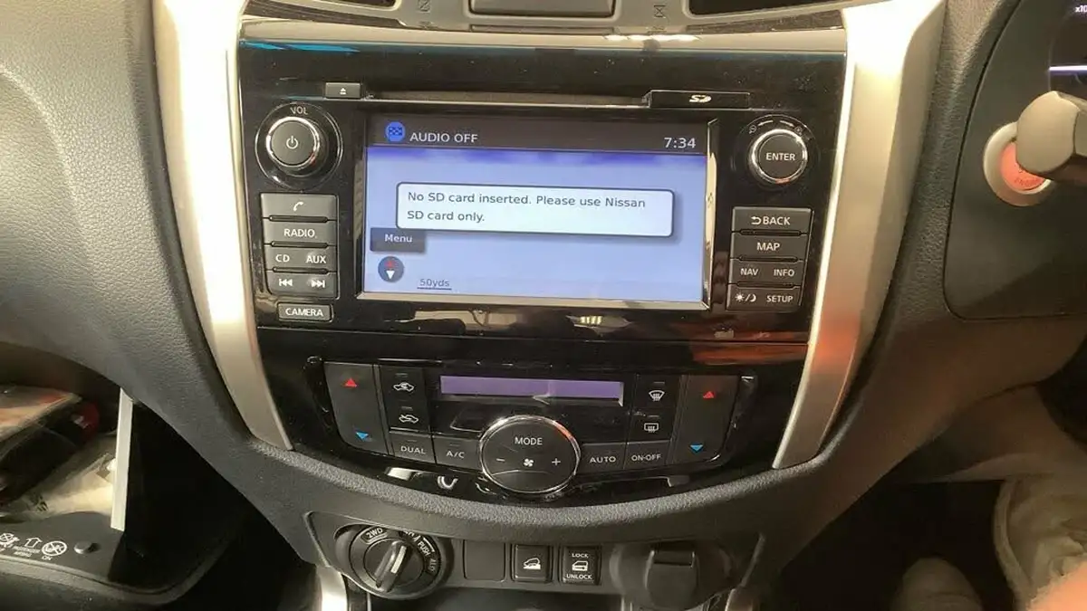2018-nissan-navara-23dci-tekna-auto-big-15