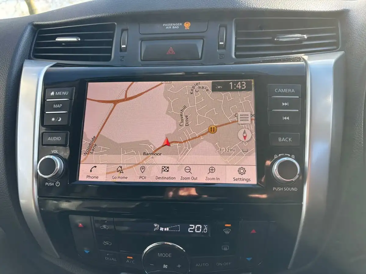 2019-nissan-navara-23dci-tt-tekna-8-navileather-auto-big-14