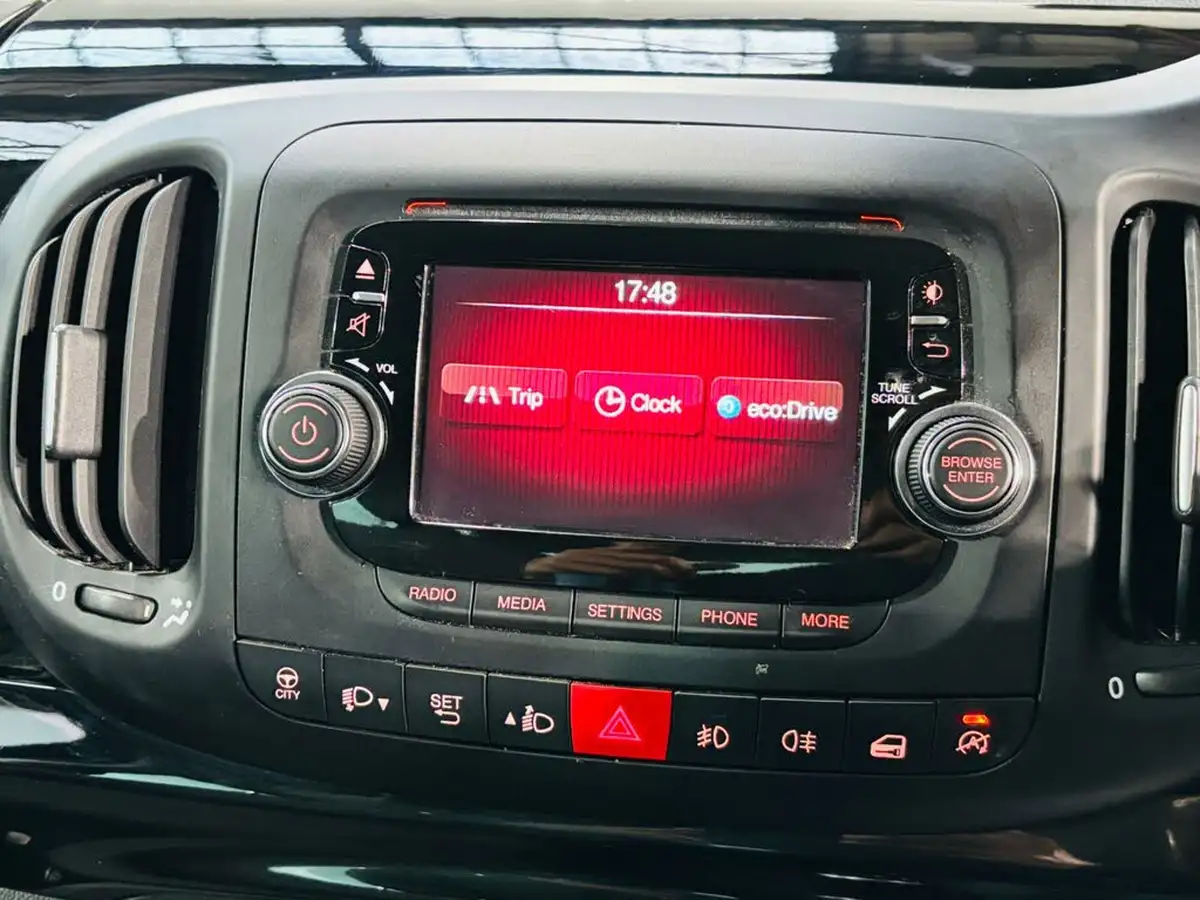 2014-fiat-500l-13-multijet-trekking-ss-dualogic-big-16