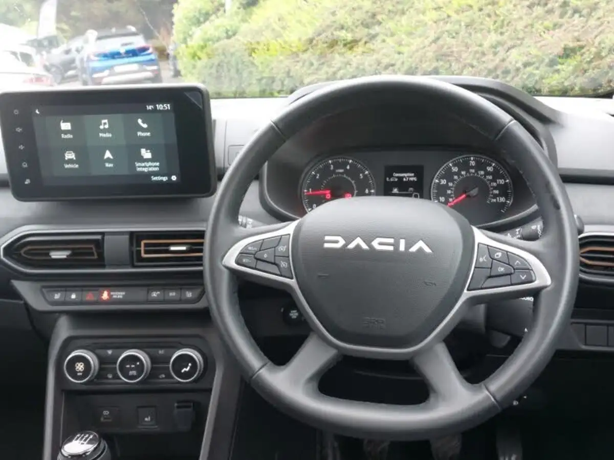 2024-dacia-sandero-stepway-10-tce-extreme-90bhp-big-6