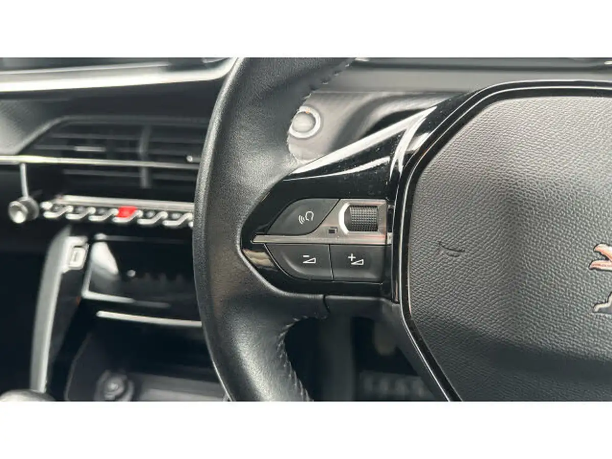 2021-peugeot-208-12-puretech-allure-100bhp-big-26