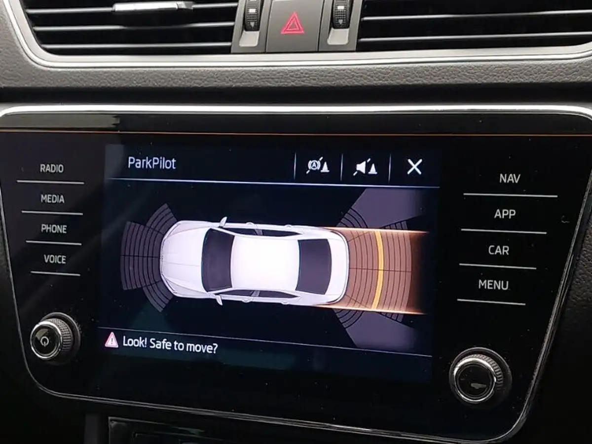 2019-skoda-superb-20-tsi-se-l-hatchback-big-14
