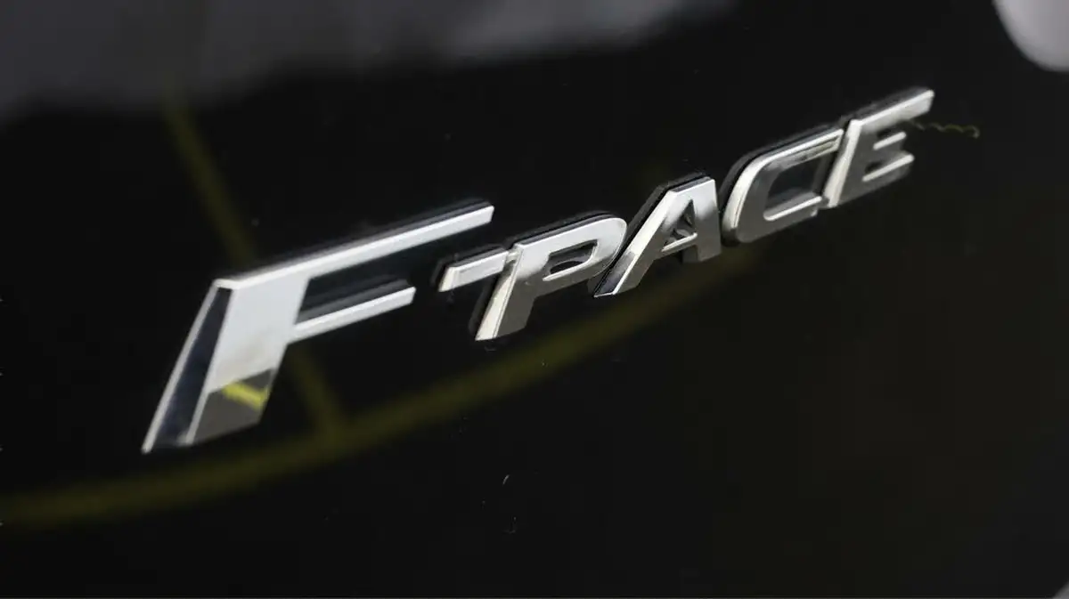 2022-jaguar-f-pace-20-d200-r-dynamic-s-big-20