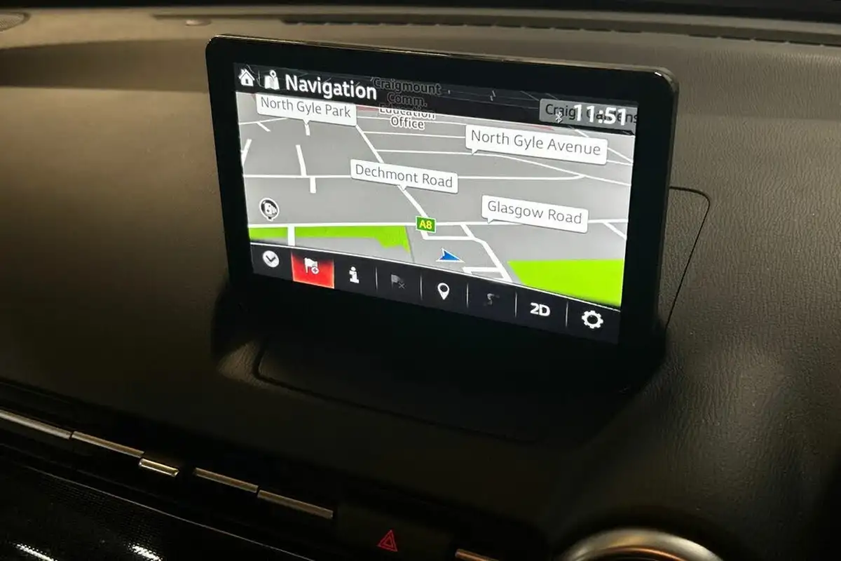 2023-mazda-mazda2-15-skyactiv-g-se-l-big-19