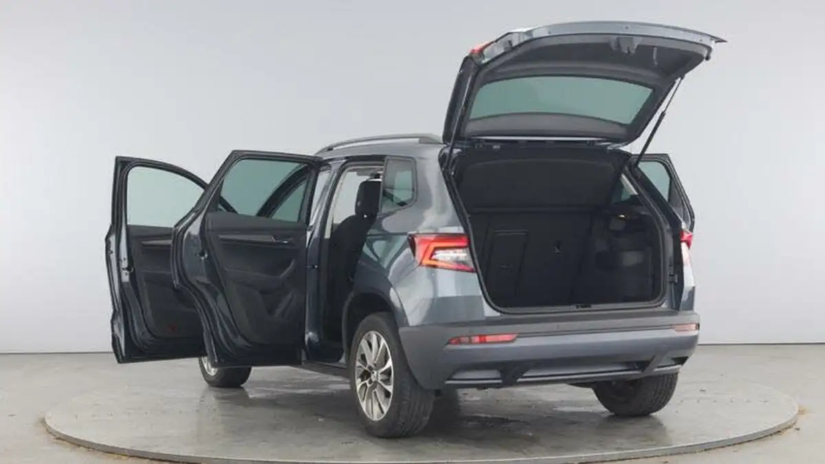 2021-skoda-karoq-15-tsi-se-drive-big-10