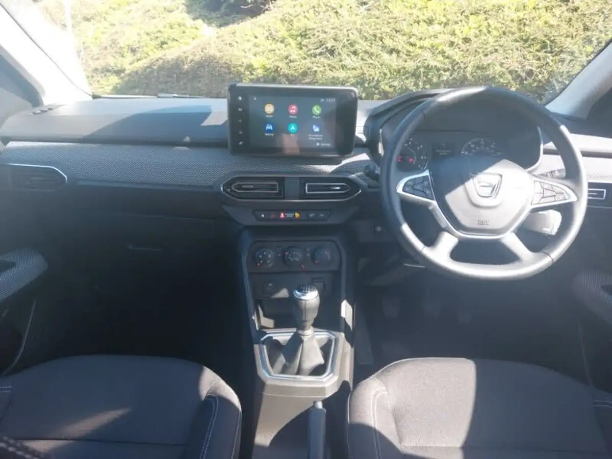 2022-dacia-sandero-10-tce-comfort-90bhp-big-2