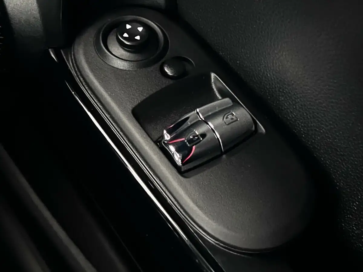 2021-mini-cooper-15-cooper-sport-hatchback-3d-big-36