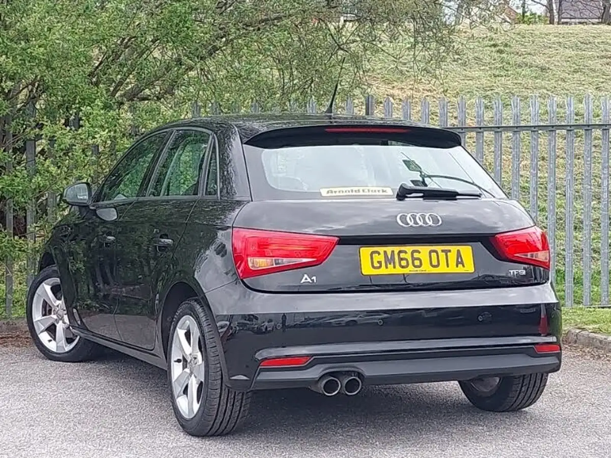 2017-audi-a1-14-tfsi-sportback-5d-big-1
