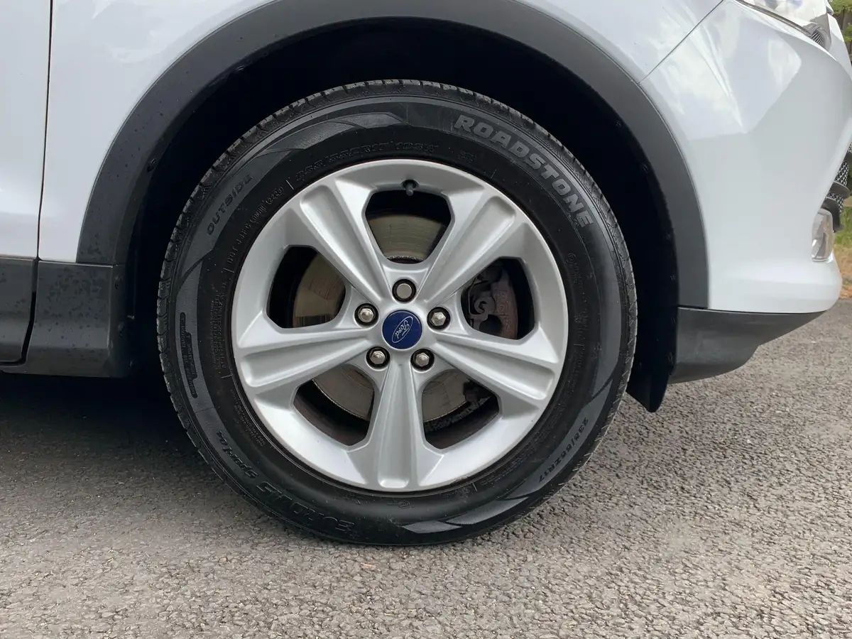 2013-ford-kuga-20tdci-zetec-big-33