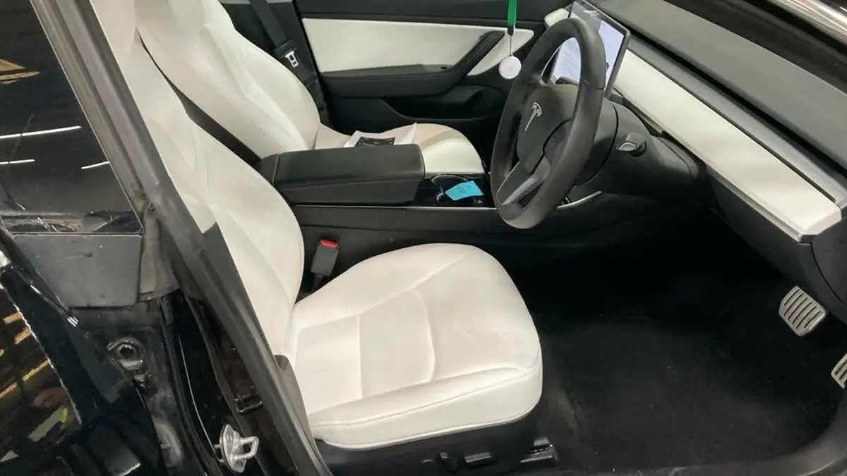2020-tesla-model-3-e-performance-big-8