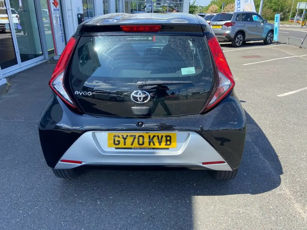2020-toyota-aygo-10-vvt-i-x-play-big-3