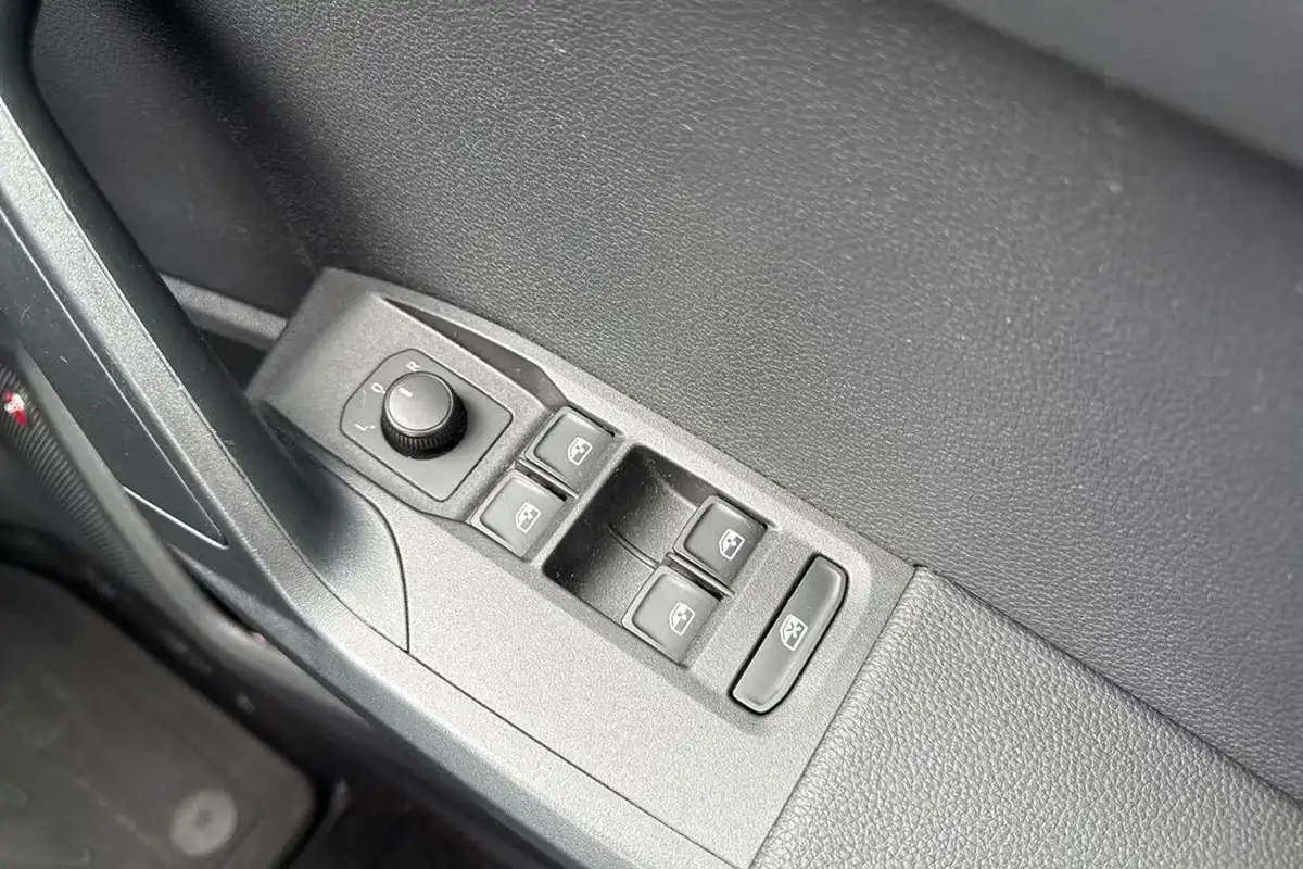2019-seat-arona-16tdi-se-technology-lux-115ps-ss-big-43