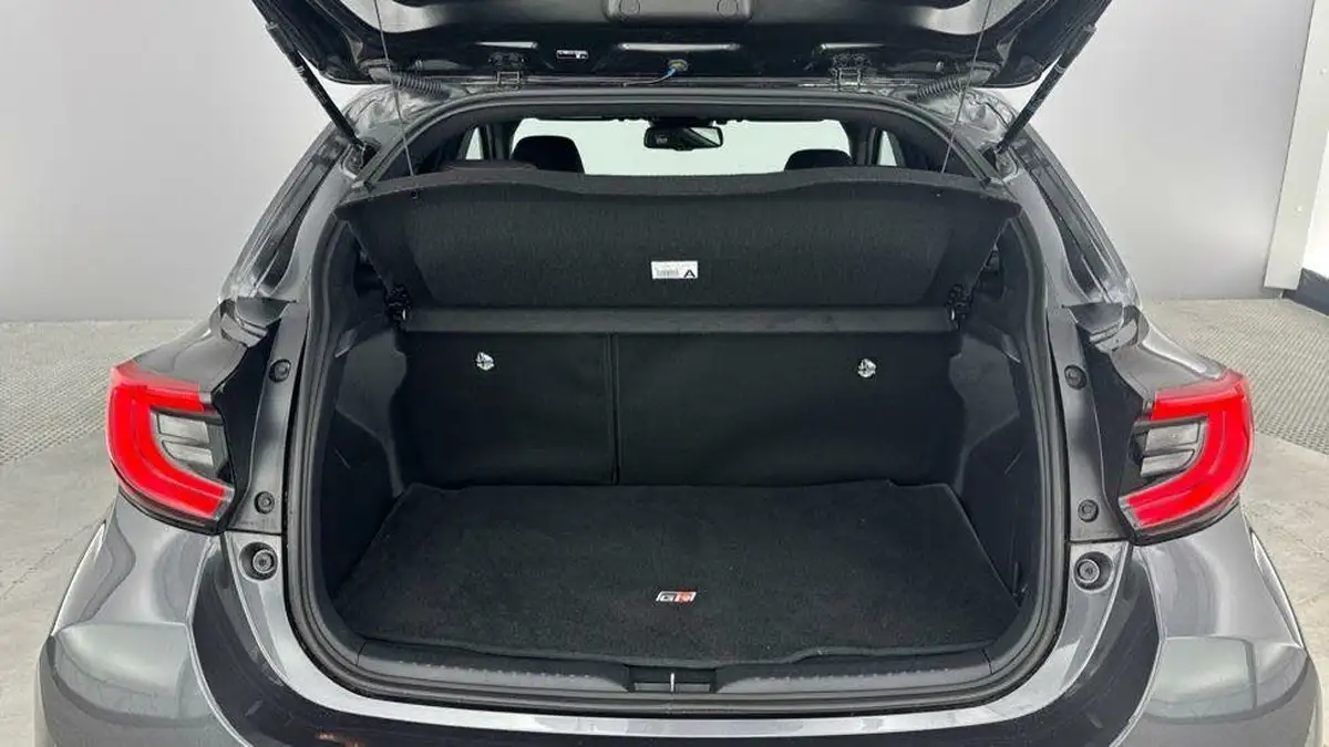 2024-toyota-yaris-15-vvt-i-gr-sport-128bhp-big-14