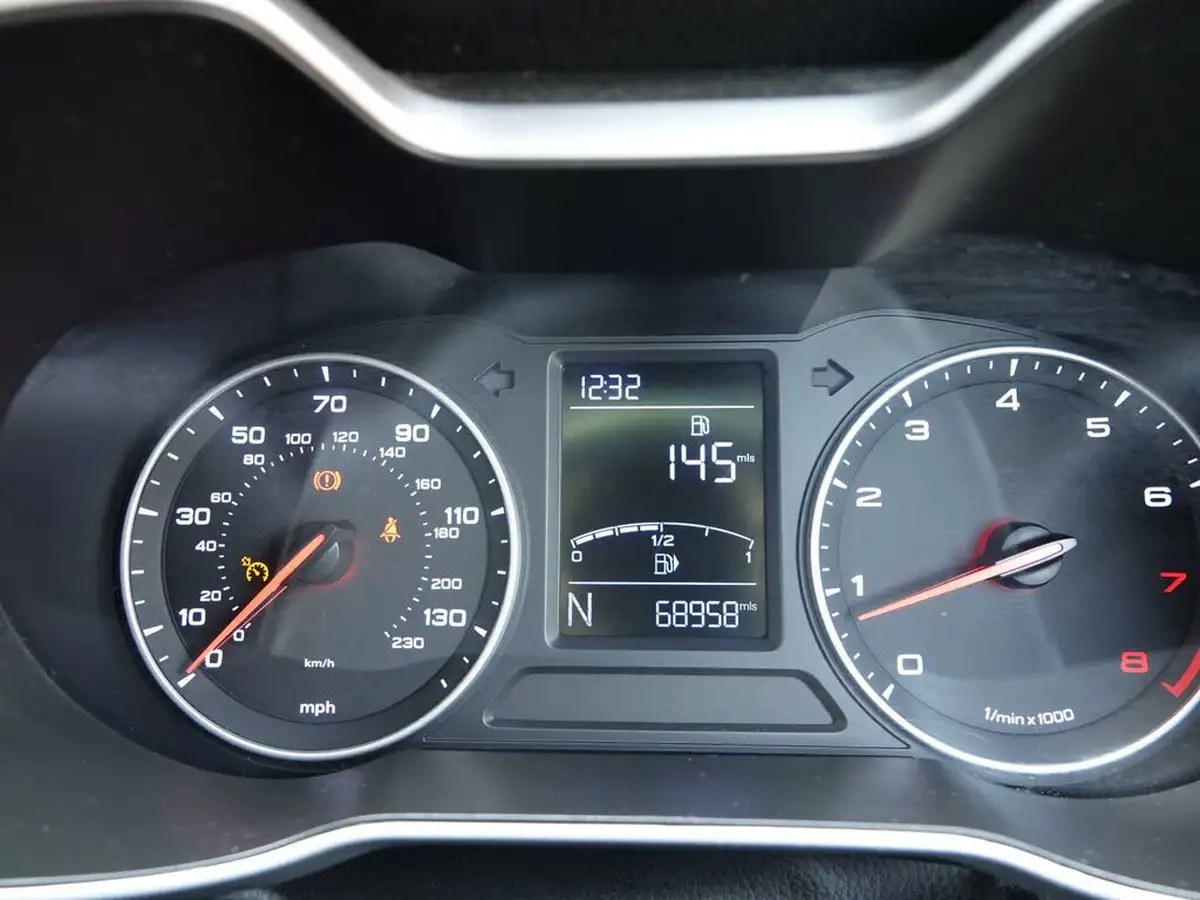 2019-mg-zs-suv-15-vti-tech-exclusive-105bhp-big-13